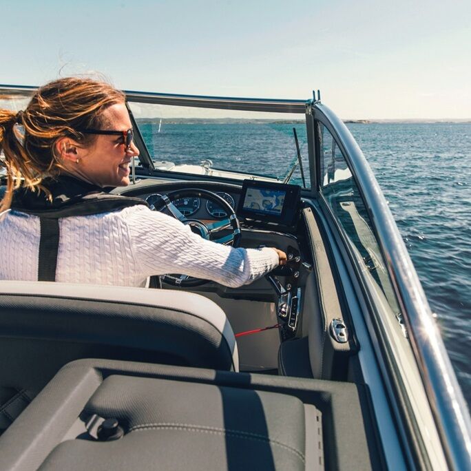 Trimming your boat - control system | Volvo Penta US